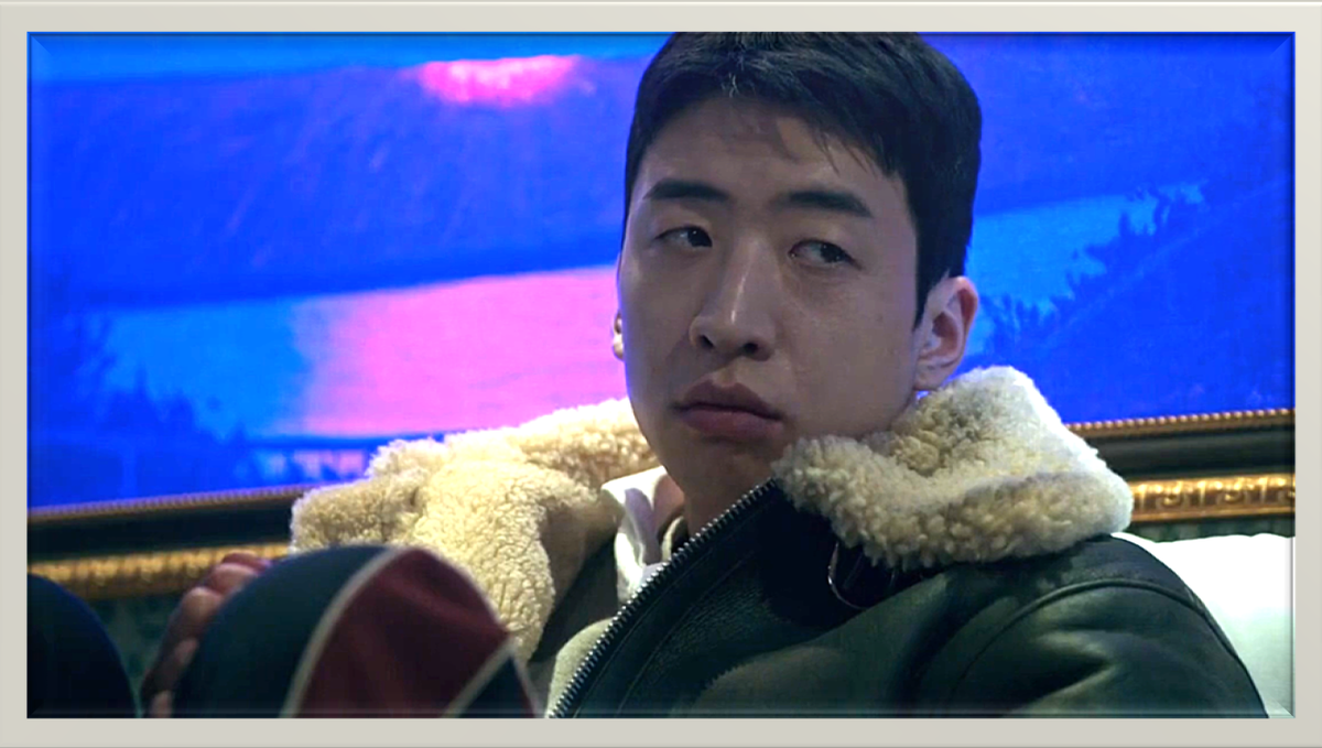 Ю Су Бин в роли Богатенького Буратино.