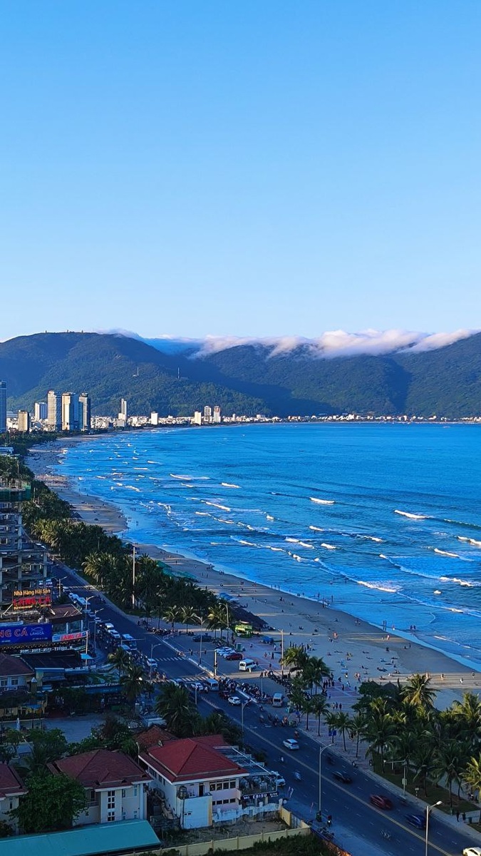 Вид на пляж Ми Кхе Дананг