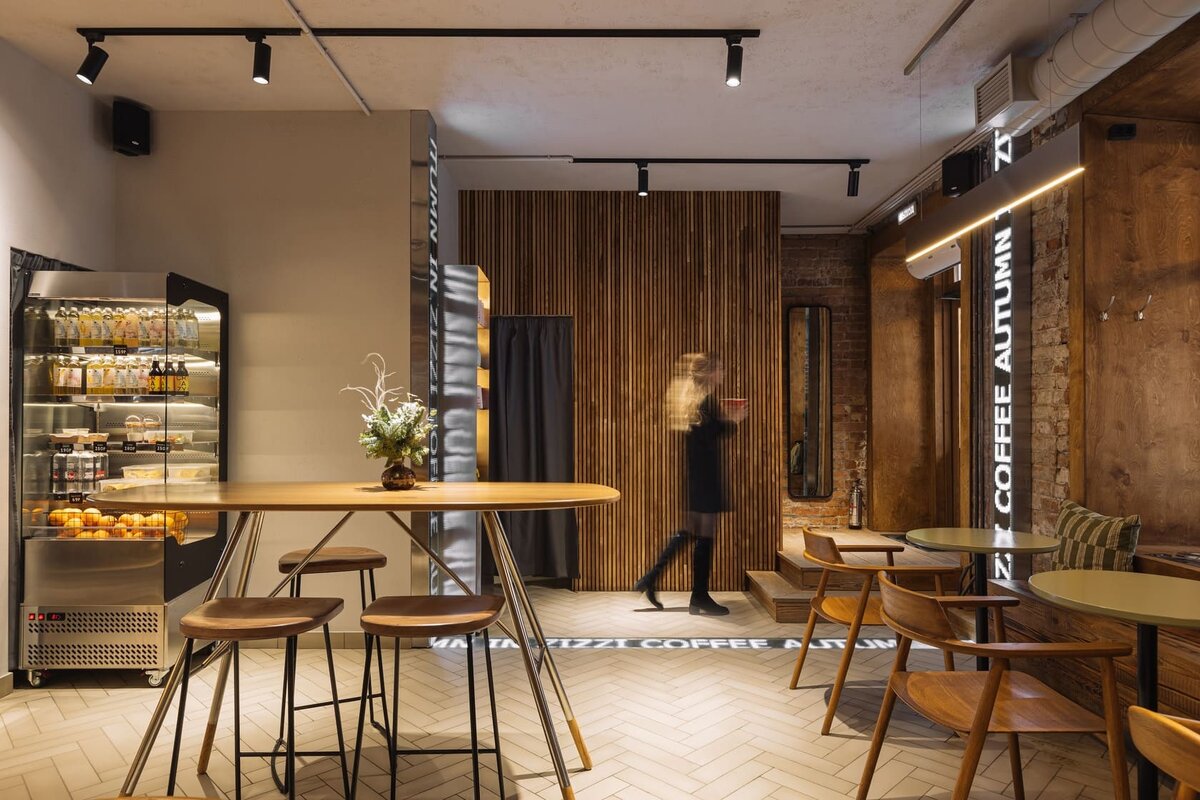 Можете прийти сюда с животными, бариста нальют им воды. Фото: Estafette Coffee