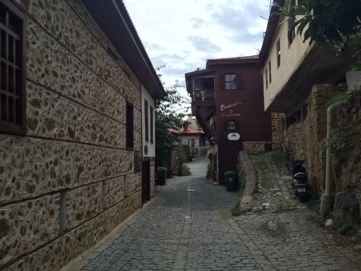 Улочка старинного Топхане