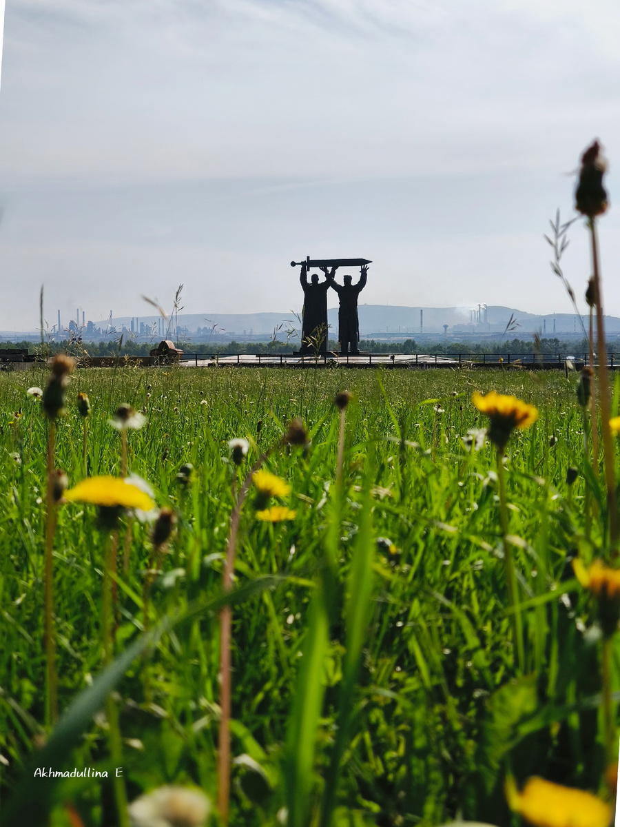 Понедельник, утро, тишина, пустота, красота. Магнитогорск 2025