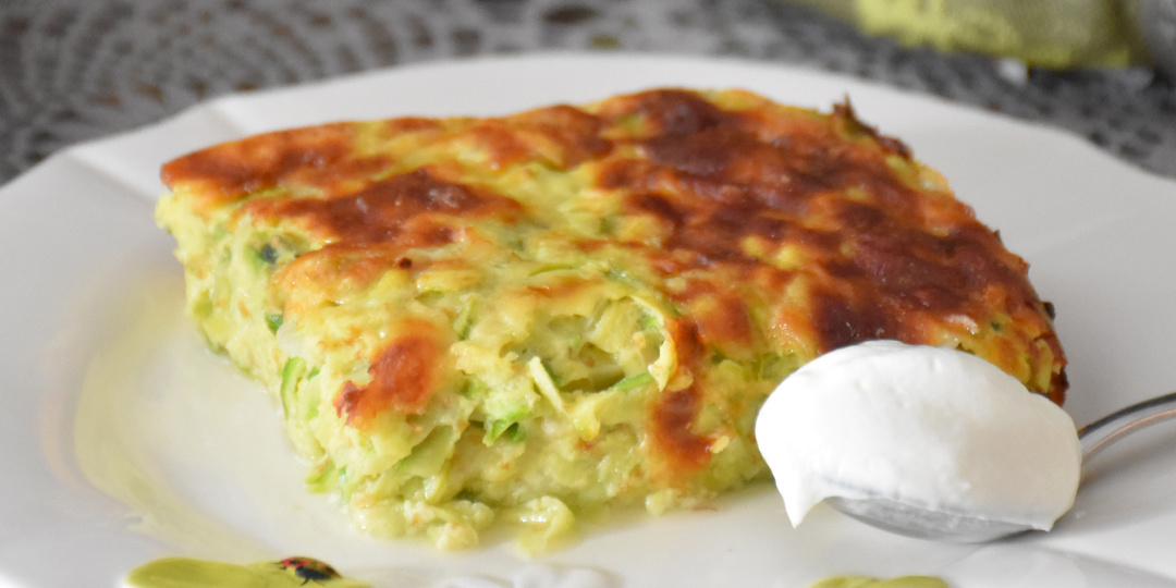 В этой запеканке нет ни мяса, ни колбасы – но она сытная, вкусная и хорошо держит форму
