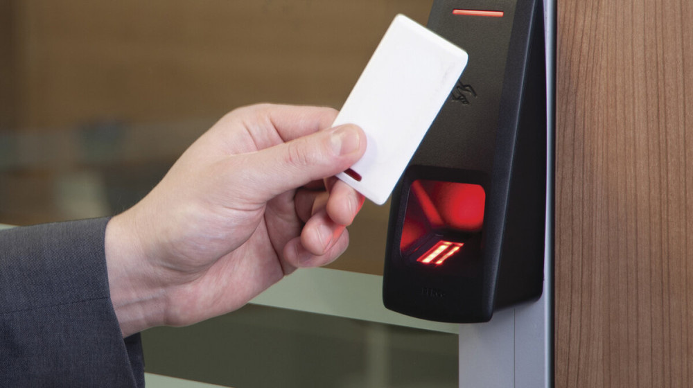    Как хакеры взламывают СКУД в офисах и почему ваш пропуск уже в даркнете