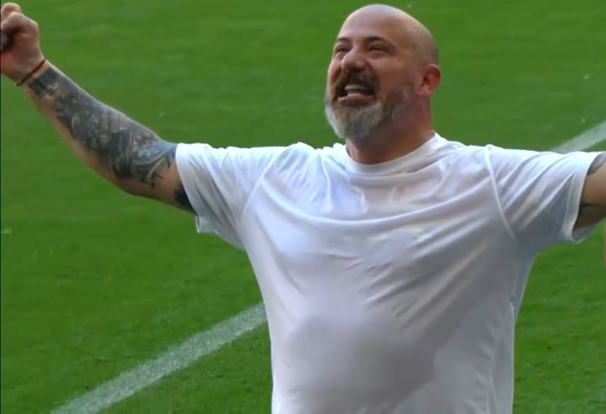 Рано радовались, Деян.