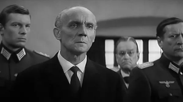 Вацлав Дворжецкий. Кадр из фильма "Щит и меч"