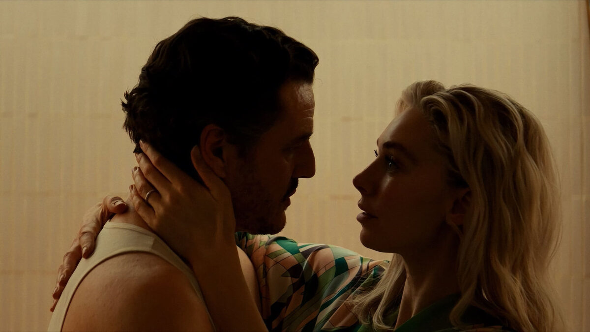 Педро Паскаль и Ванесса Кирби