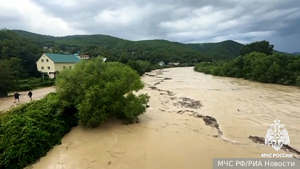     Фото: МЧС РФ/РИА Новости   
 Текст: Алексей Дегтярев
