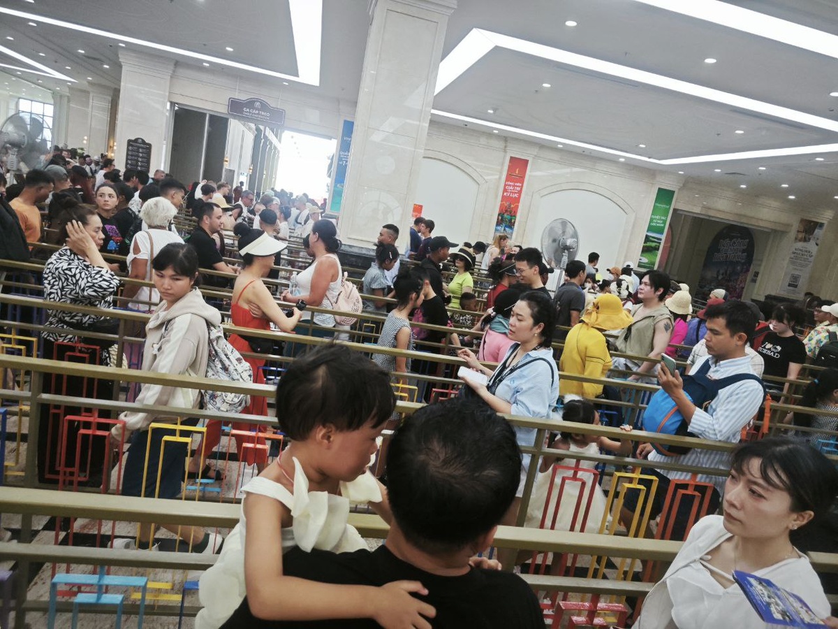 Очередь на канатку на вин перл