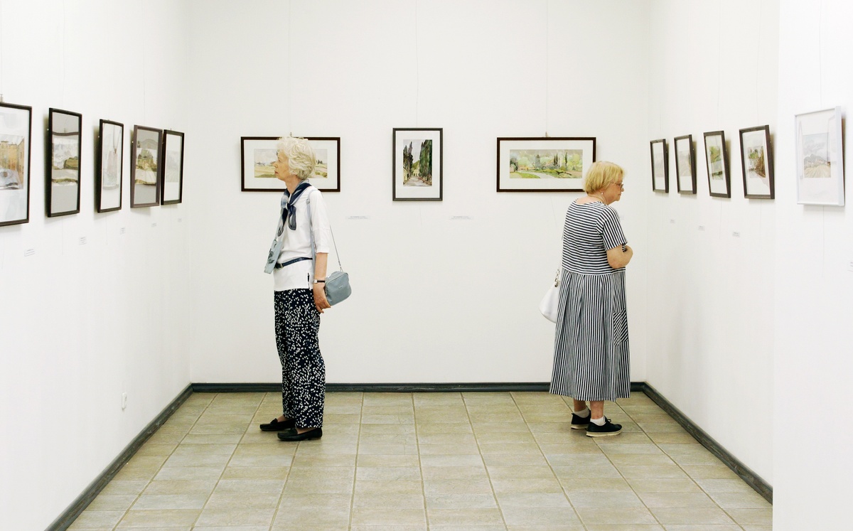    Выставка семьи художников открылась в Петрозаводске (0+)группа ВКонтакте "Анна Терещенкова Олег Тихомиров. Акварель"