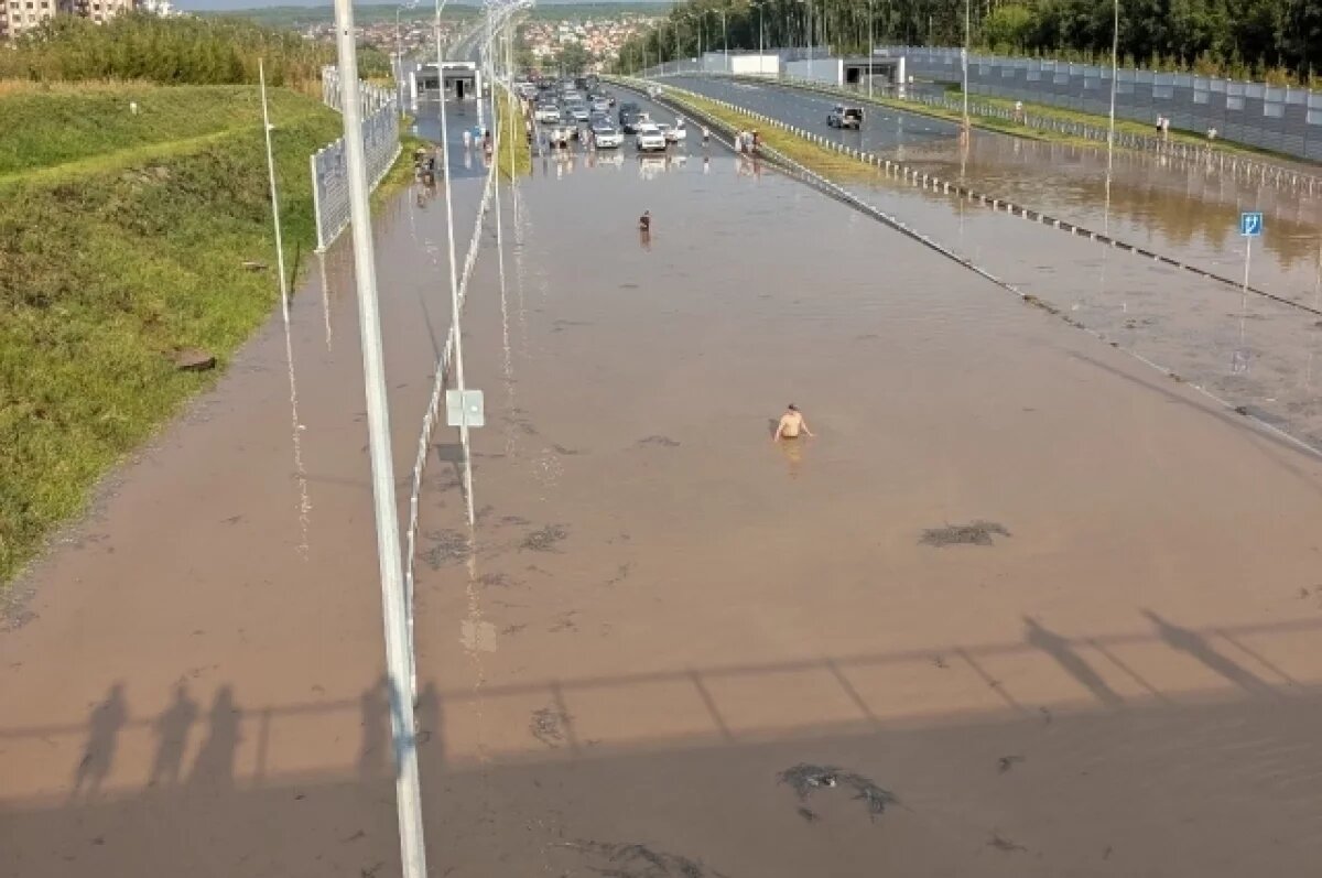    Появились фото затопленного после ливня Вознесенского тракта