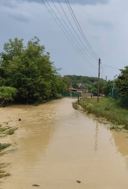    В селе Фанагорийском произошел резкий подъём воды в реке Чепси Автор фото: t.me/opershtab23