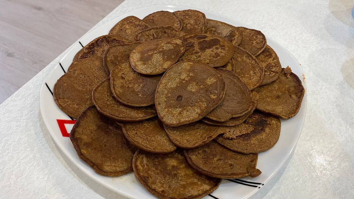 личное фото автора статьи: оладьи из  куриной печени, моркови и зелени