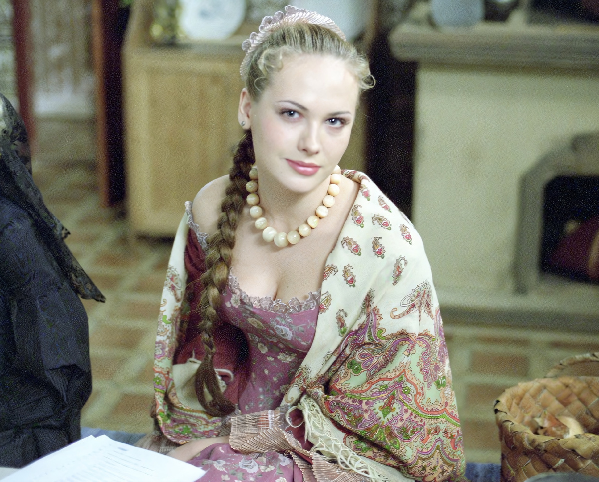 Анна Горшкова кадр из сериала «Бедная Настя»