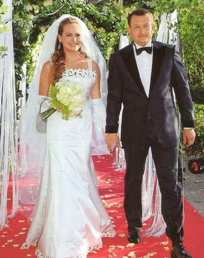 Анна Горшкова и Михаил Борщев кадр со свадебной церемонии