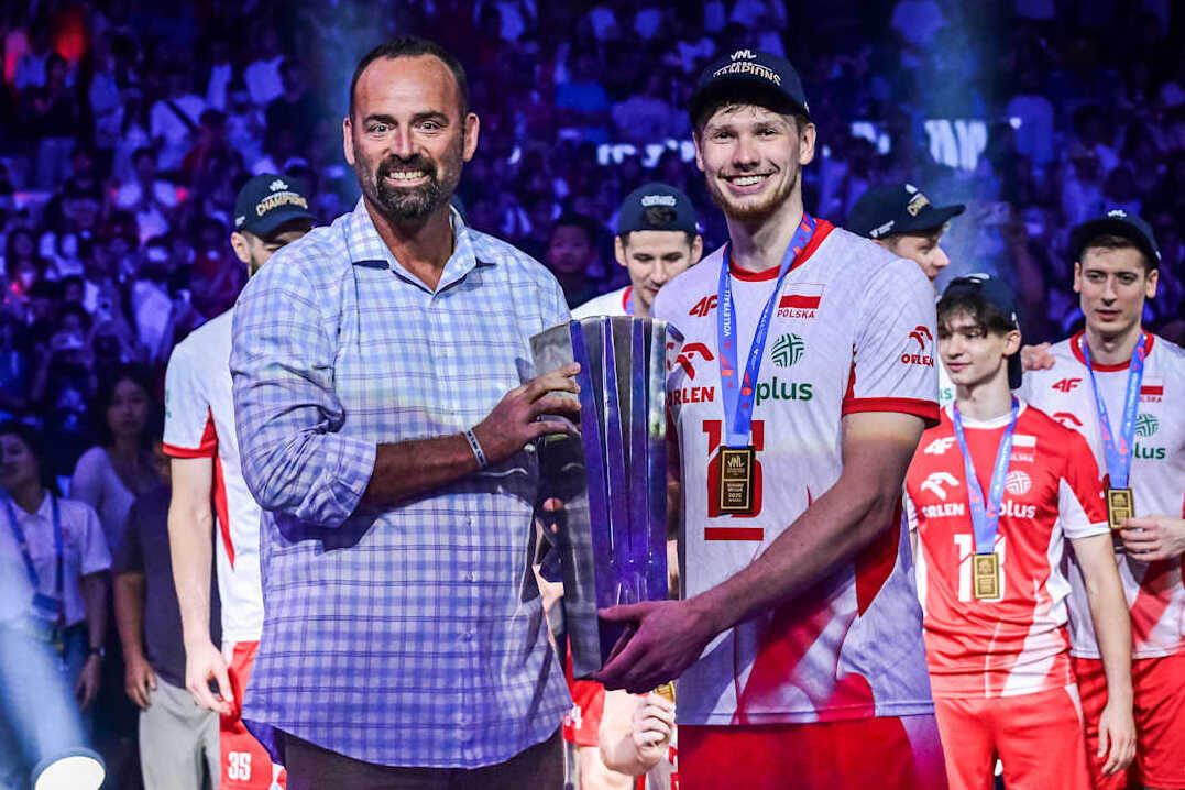    Ллой Болл 9слева) и Якуб Кохановский / фото (здесь и далее): volleyballworld.com