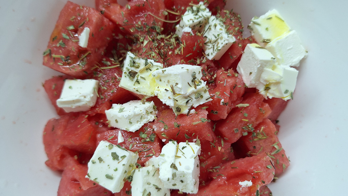 Фото автора. Арбузный салат с сербской брынзой