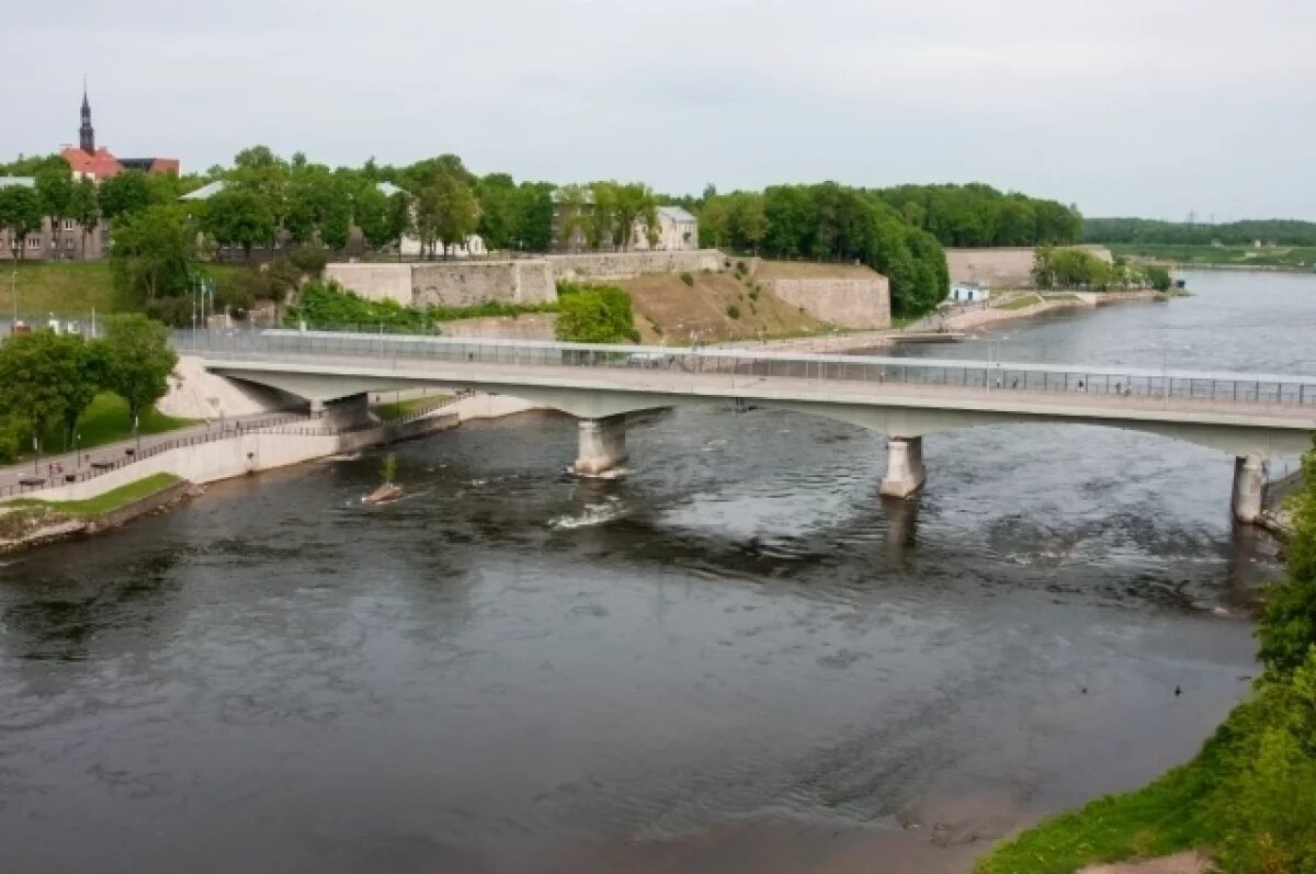    Эстония устанавливает барьеры на границе с Ленобластью