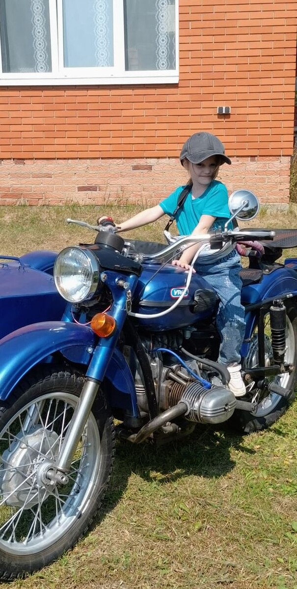 внучка на коне