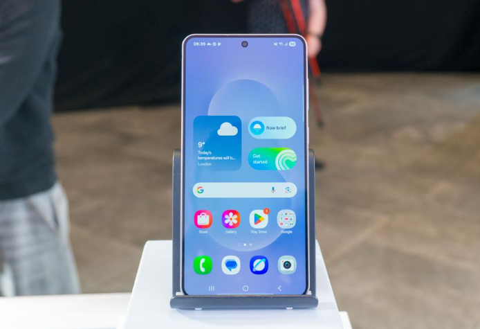 Утечка о Galaxy S26. Samsung играет в тонкость или готовит батареи-монстры?