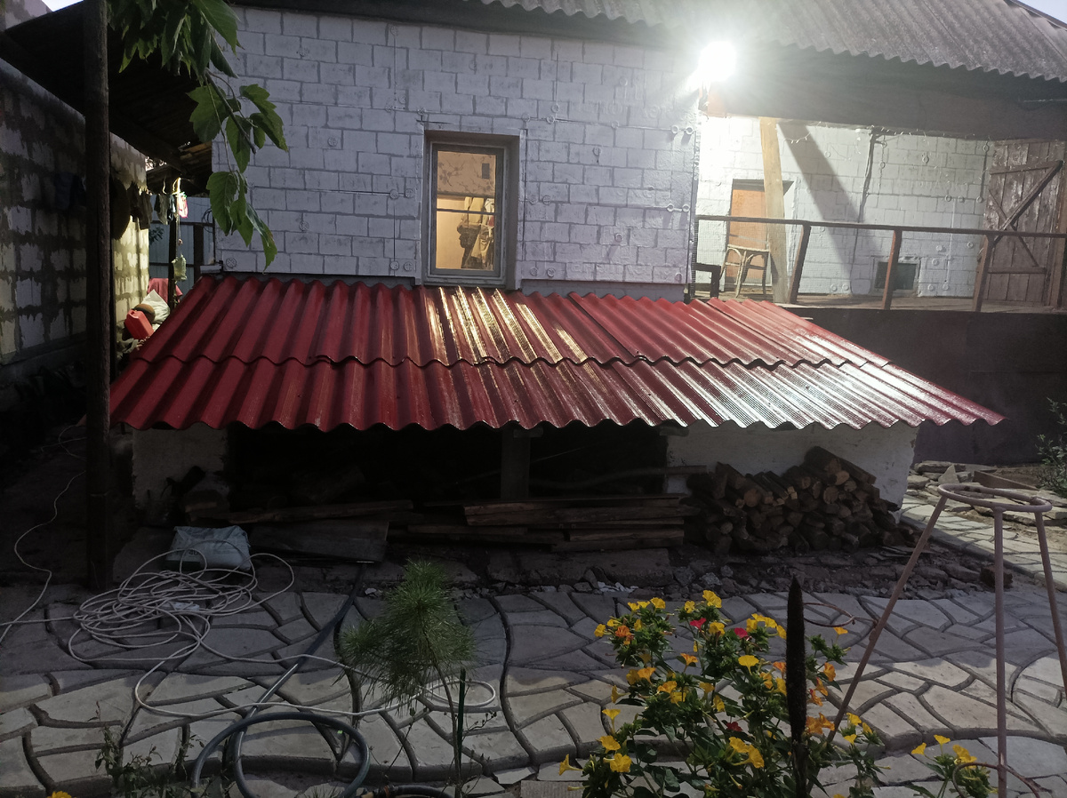 Это наш дом! Живём и делаем потихонечку!