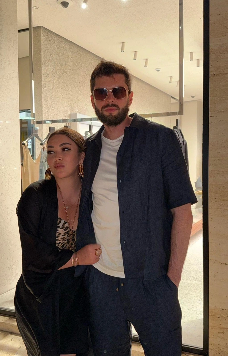    Ирина Дубцова с молодым человеком