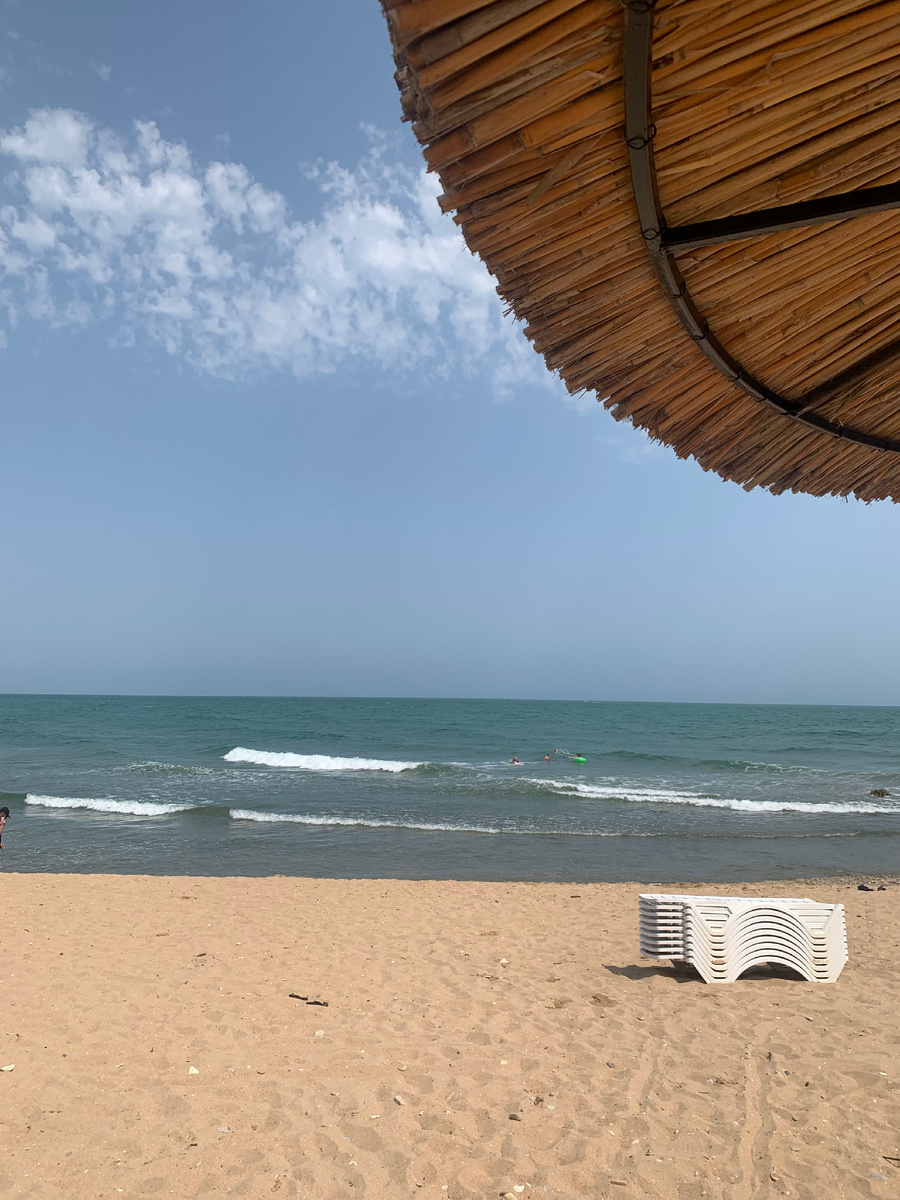 Пляж рядом с отелем Costa Brava