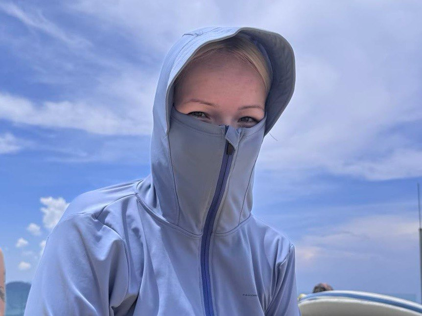 Моя "вьетнамская" куртка, здесь они очень популярны, специальная ткань защищает от УФ-лучей