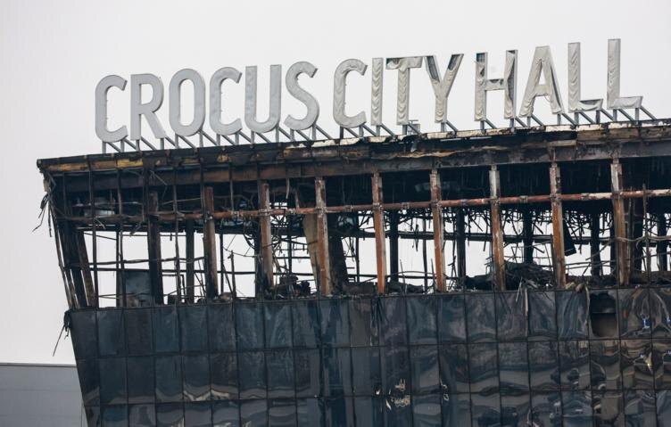 Почти половина жертв теракта в «Крокус Сити Холле» погибли от дыма и огня, а не от выстрелов — данные следствия