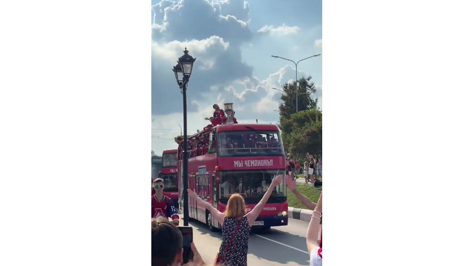 Которосльная набережная, Ярославль, 3 августа.📷Фото: ХК «Локомотив», скриншот видео