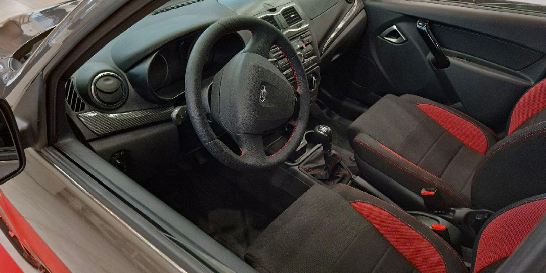 АвтоВАЗ начал продавать особую версию Гранты за 1 649 000 рублей. Что хорошего есть в этой машине за такие большие деньги?