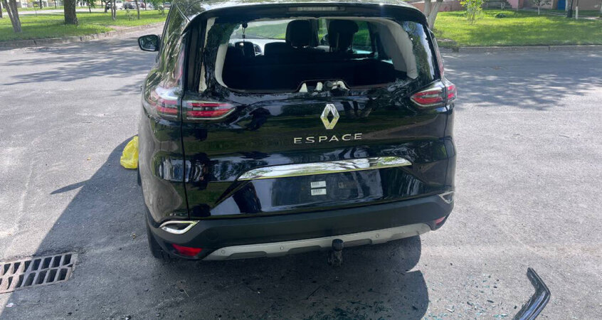    Более 4000 руб. за ошибку: ревнивый пинчанин разбил чужой Renault, перепутав с машиной жены