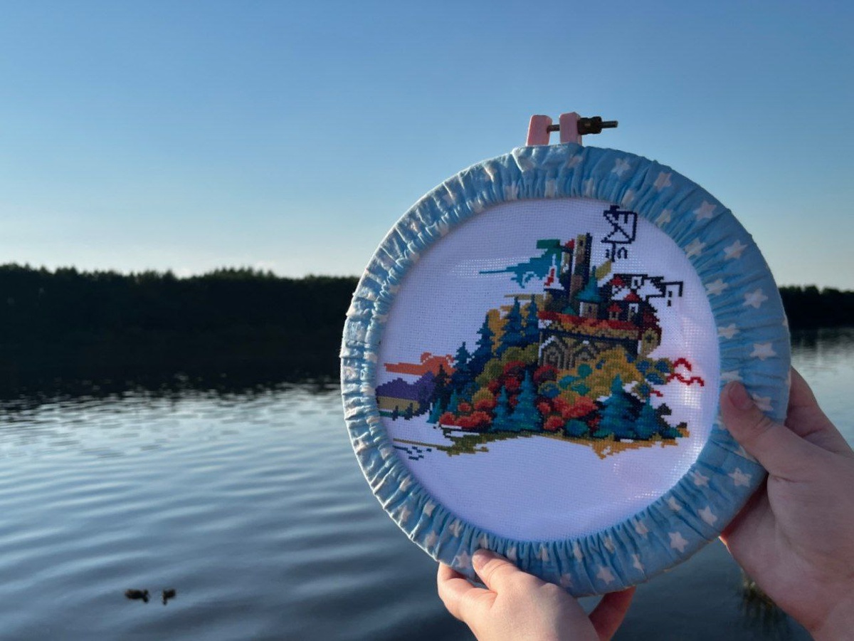 Ракурс такой странный из-за освещения. В тот день солнце выжигало все сущее