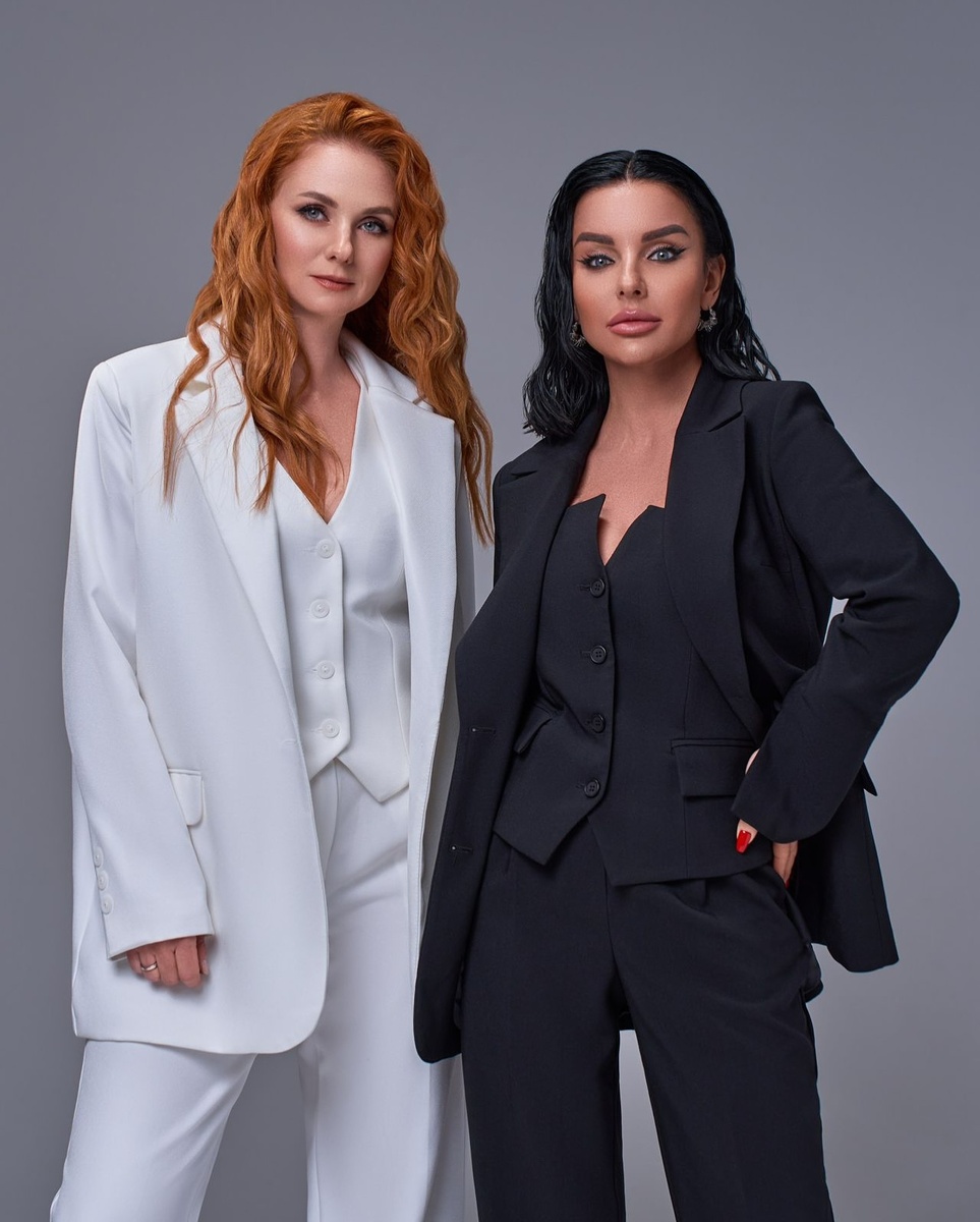 Лена Катина и Юля Волкова