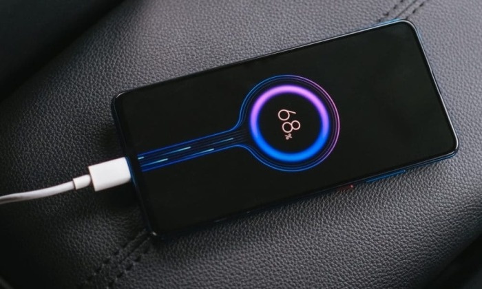 Со смартфонами всё сложно.