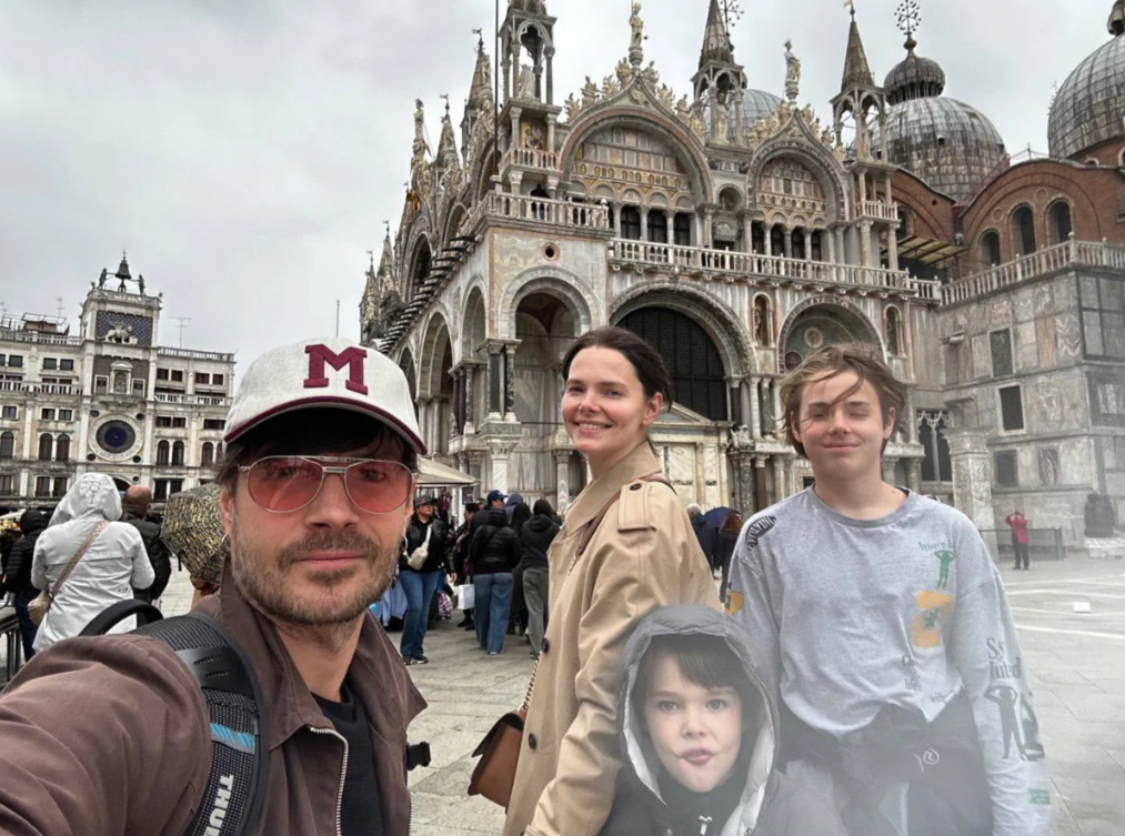 Максим и Елизавета с детьми в Венеции