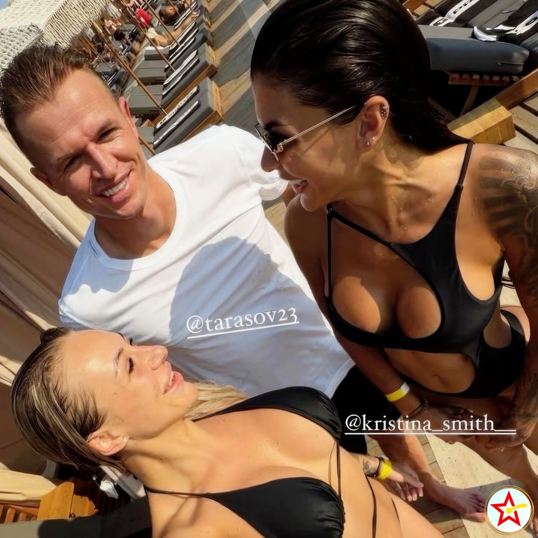 Блогерши в Сочи подошли сфотографироваться с бывшим футболистом