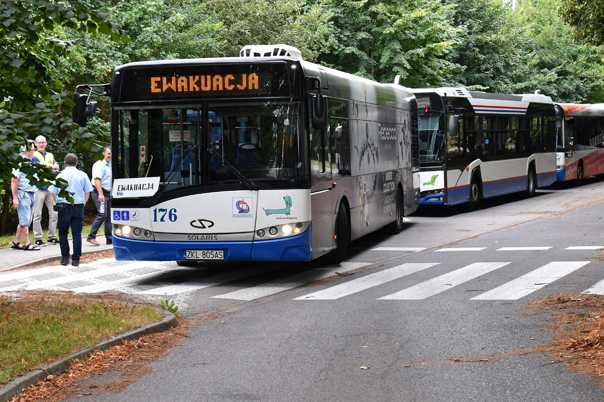 Эвакуация населения из польского города Колобжег перед началом операции саперов по извлечению трех бомб времен Второй мировой войны, найденных на берегу Балтийского моря, 13.08.2018 г. ©Marcin Bielecki / PAP