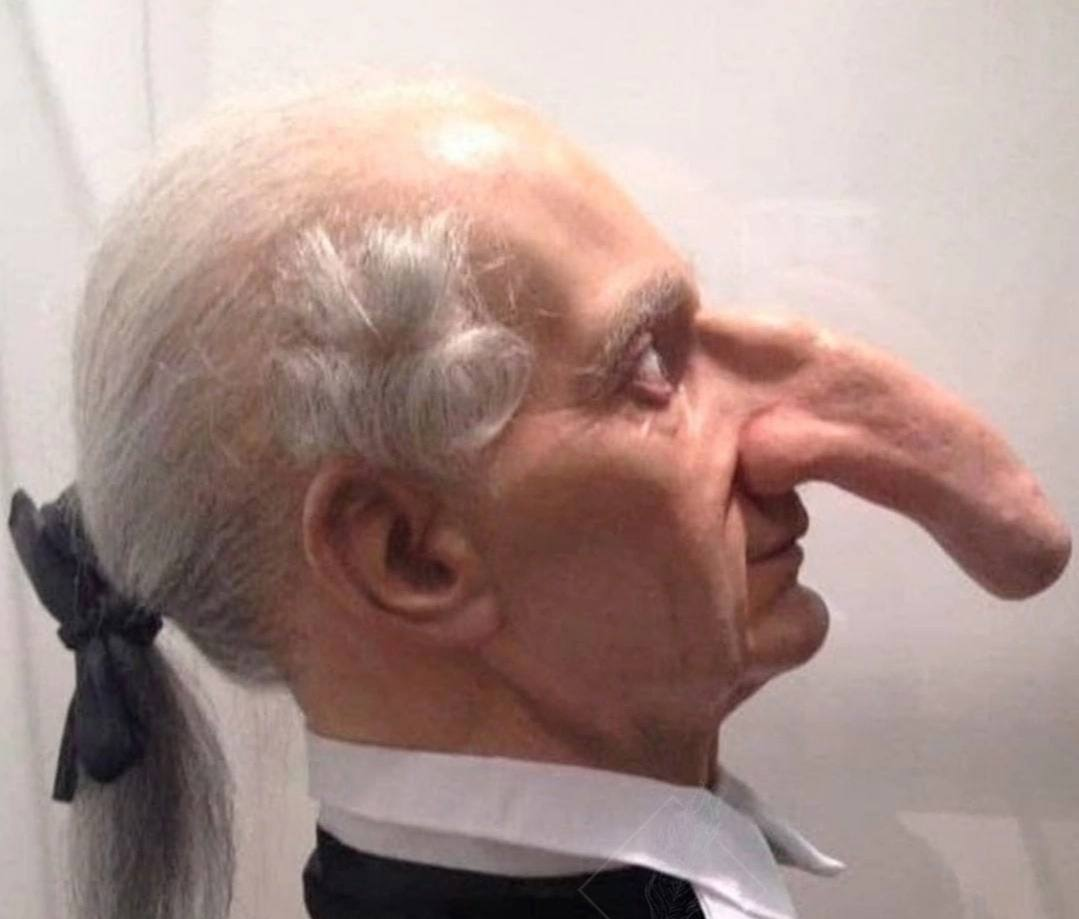 Восковая фигура Томаса Веддерса - обладателя самого большого носа в истории (20 см!). Жил в XVIII веке в Англии, сделал карьеру актера и шоумена.