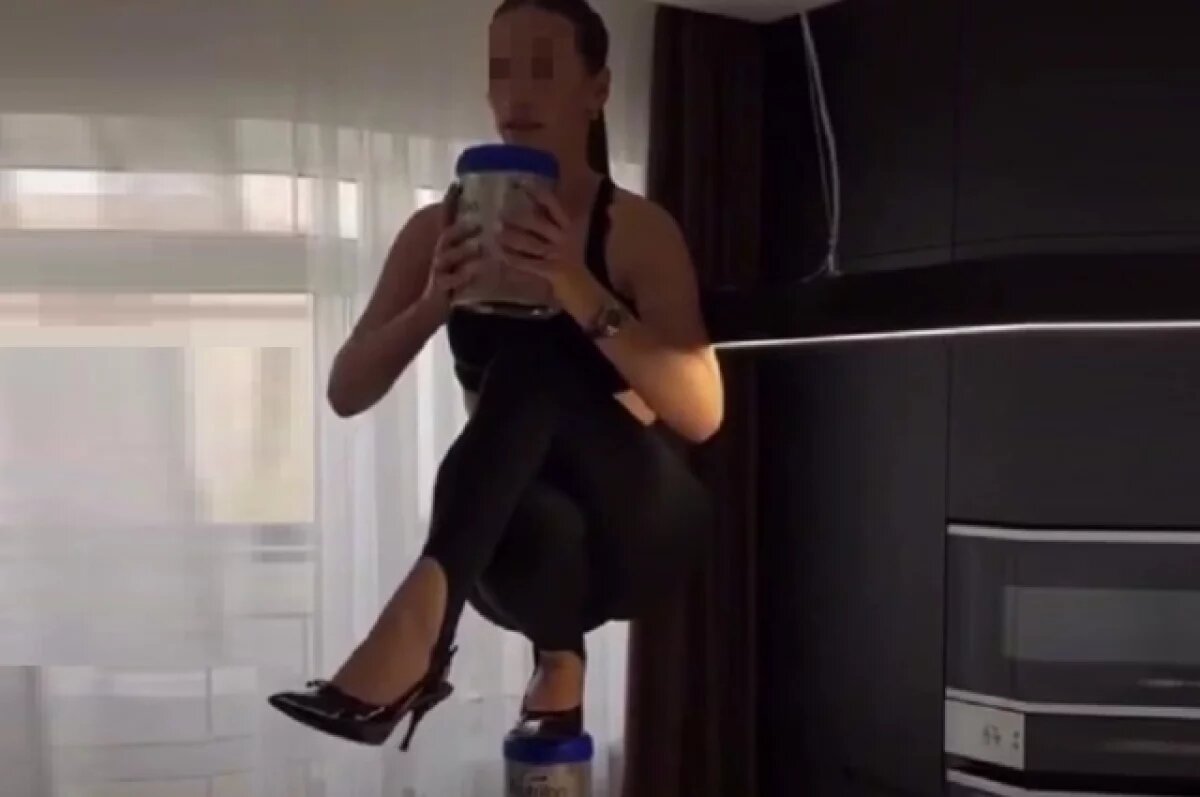    Врач Литвиненко предостерег от повторения трюка Ники Минаж на одной ноге