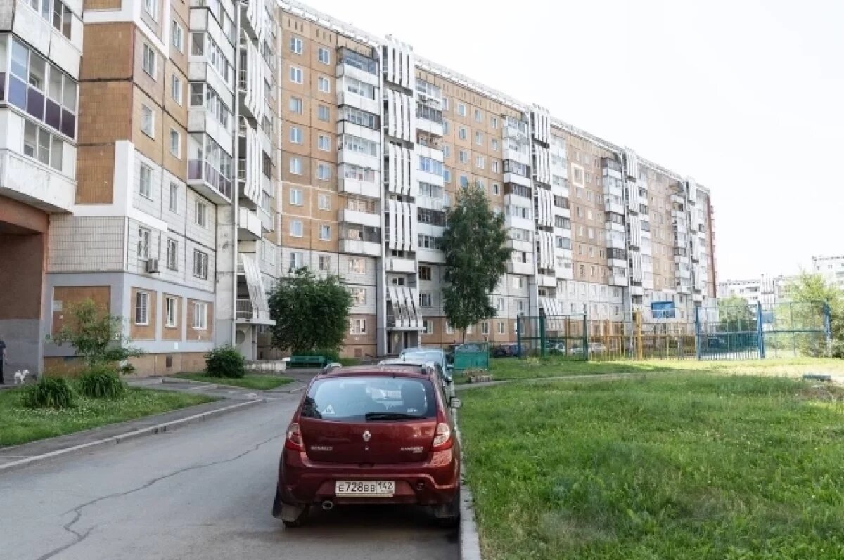    Первую часть двора на пр. Ленинградском, 30 в Кемерове закончат до октября