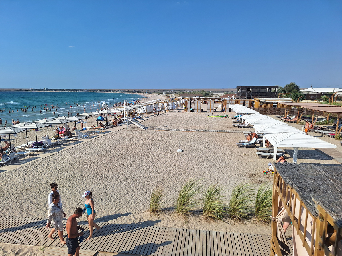 Общий вид пляжа.