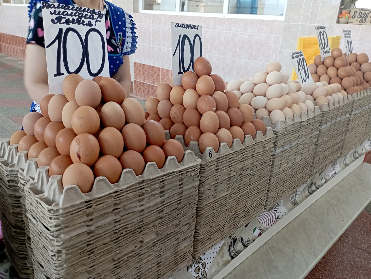 Ейский рынок. Яйца домашние. 