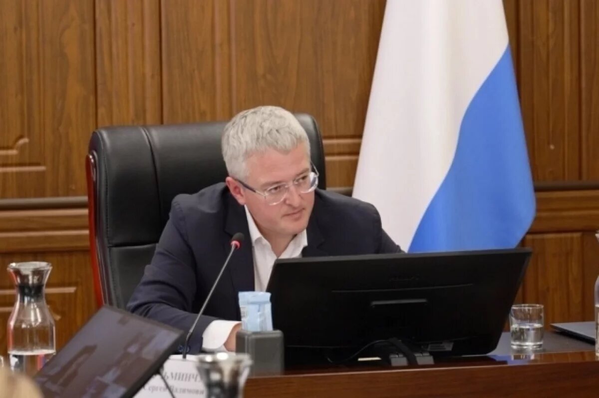    Солодов потребовал ускорить обследование зданий после землетрясения