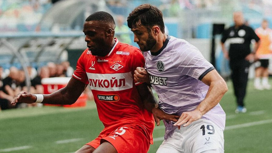 Полузащитник  Кристофер Мартинс один бился за "Спартак". Фото из интернета.