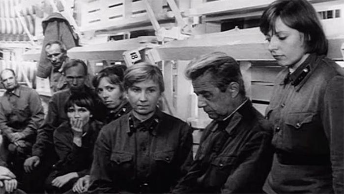 Герои фильма в санитарном вагоне. Фото- Яндекс-картинки