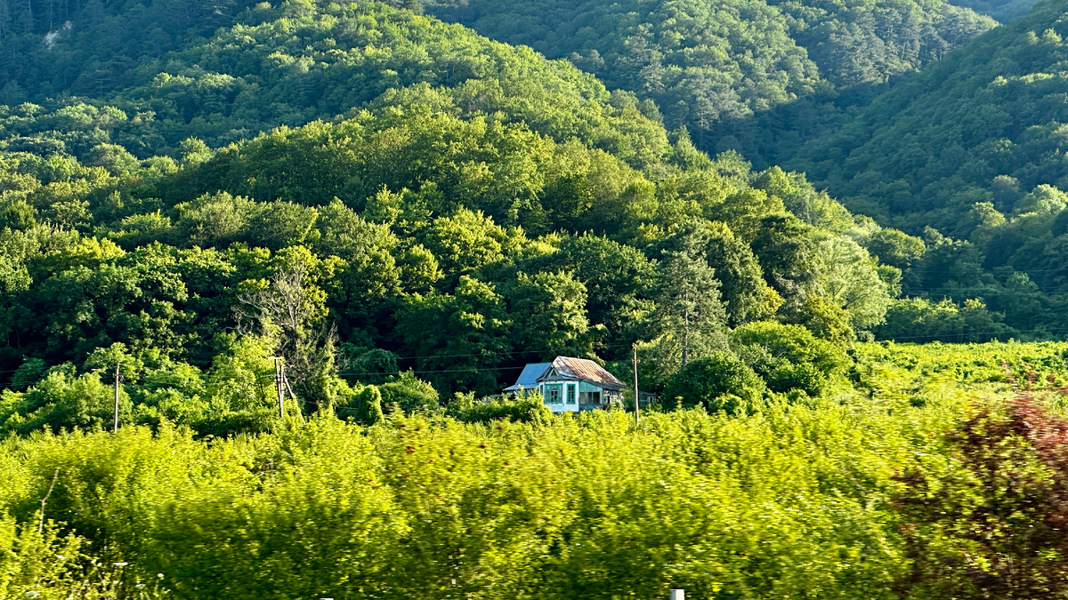 Вот такой домик у нас есть) 