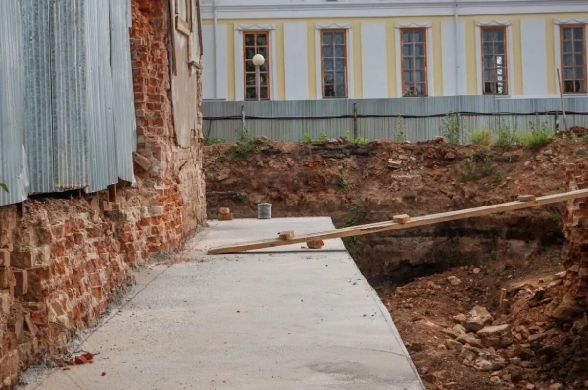    В Сарапуле археологи обнаружили два склепа XIX века