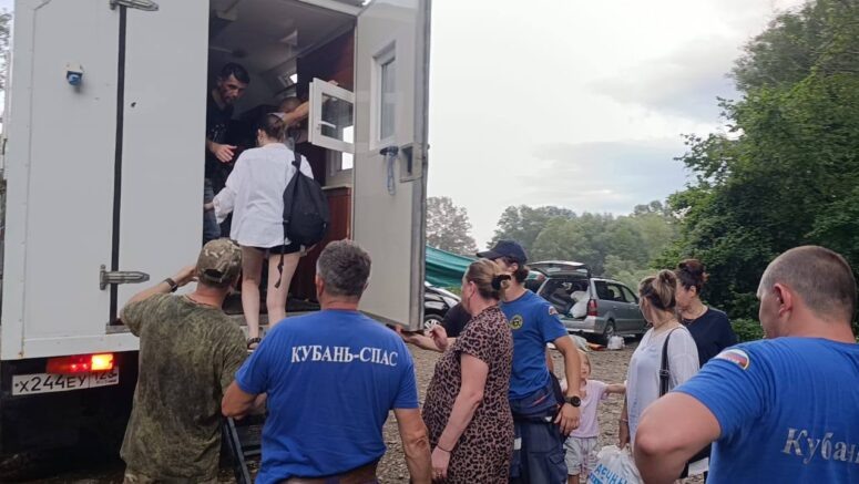   эвакуация туристов /t.me/sergey_belopolskyi/