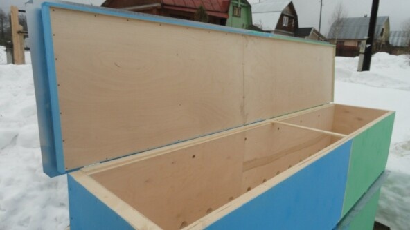 Русский улей-лежак на 2 пчелосемьи и 32 рамки. Противники этой технологии называют такой улей гробом