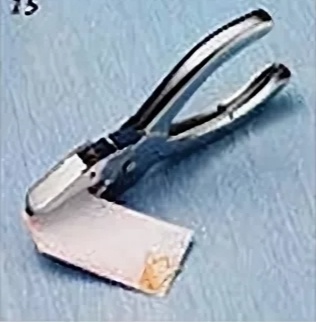 Ручной компостер контролёра ( фото из открытого источника Яндекс картинки) 